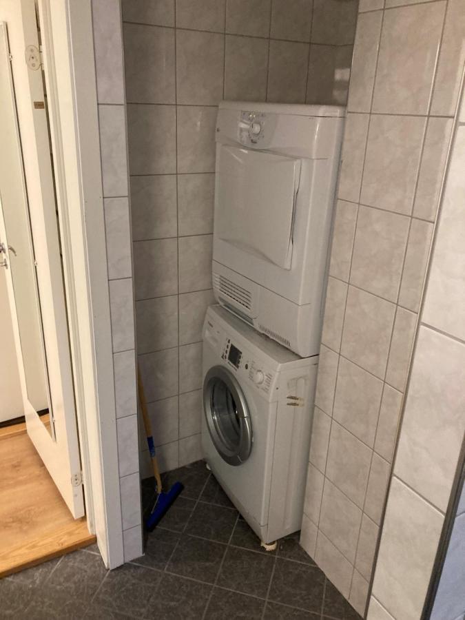 Kjellerleilighet - Naert Haukeland Sykehus. Apartamento Bergen