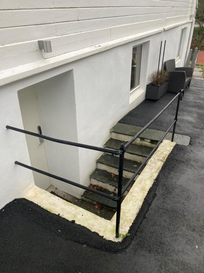 Apartamento Kjellerleilighet - Naert Haukeland Sykehus. *